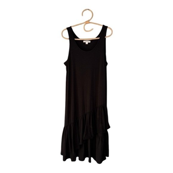 Beachlunchlounge Black Knit Pullover Midi Dress with Asymmetrical Tiered Hem - Picture 2 of 11